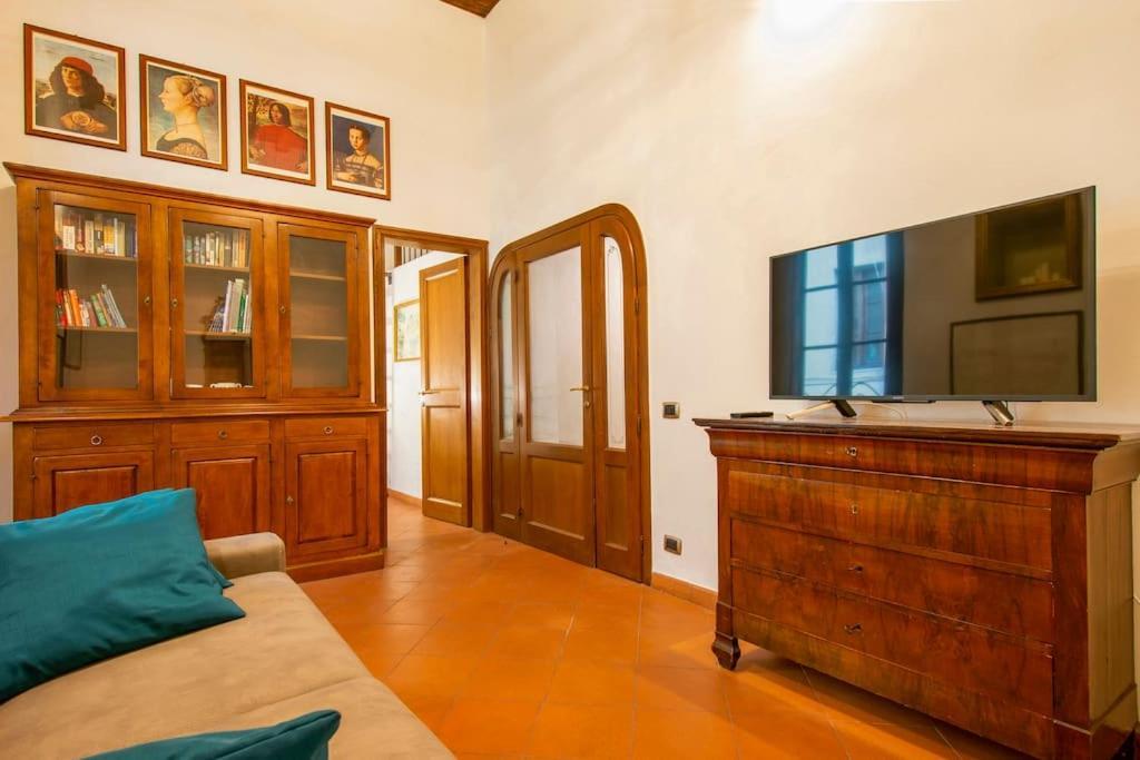 Demedici Apt W/ 2br 1' Walk Uffizi & Ponte Vecchio * Florenz